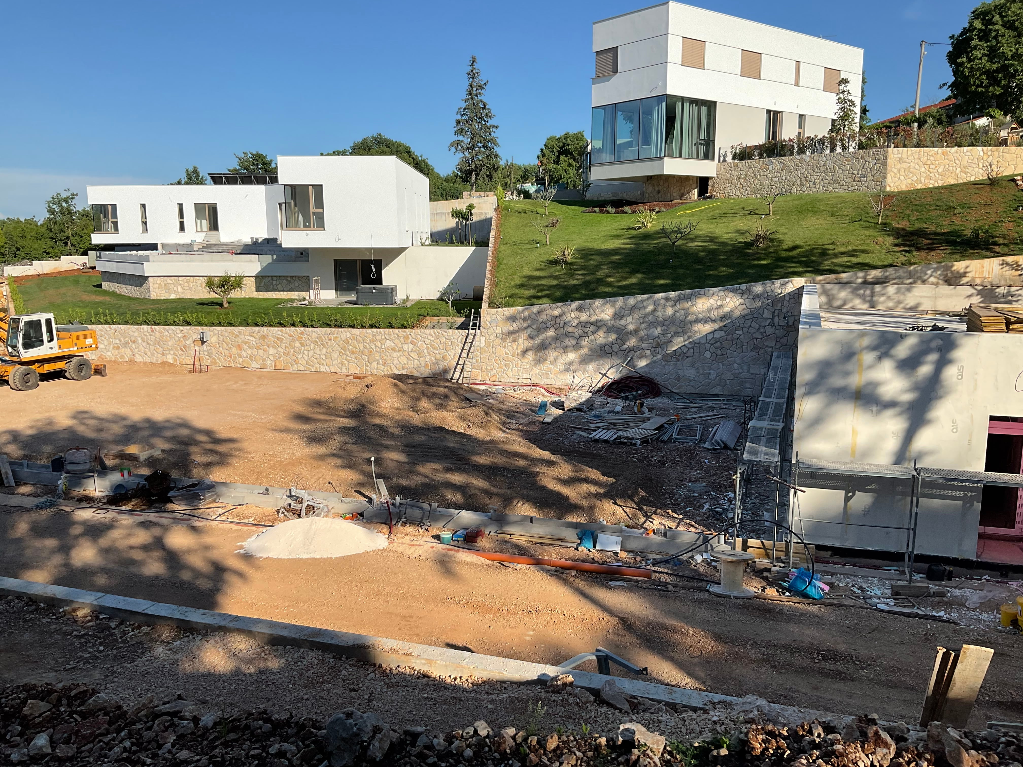 Proces građenja sportske zone Arja Resort