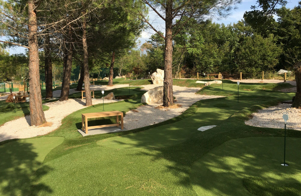 U NOVOIZGRAĐENOM KAMPU AC OMIŠALJ ZAVRŠEN JE GOLF RANGE CONCEPT I MINI MULTISPORT IGRALIŠTE