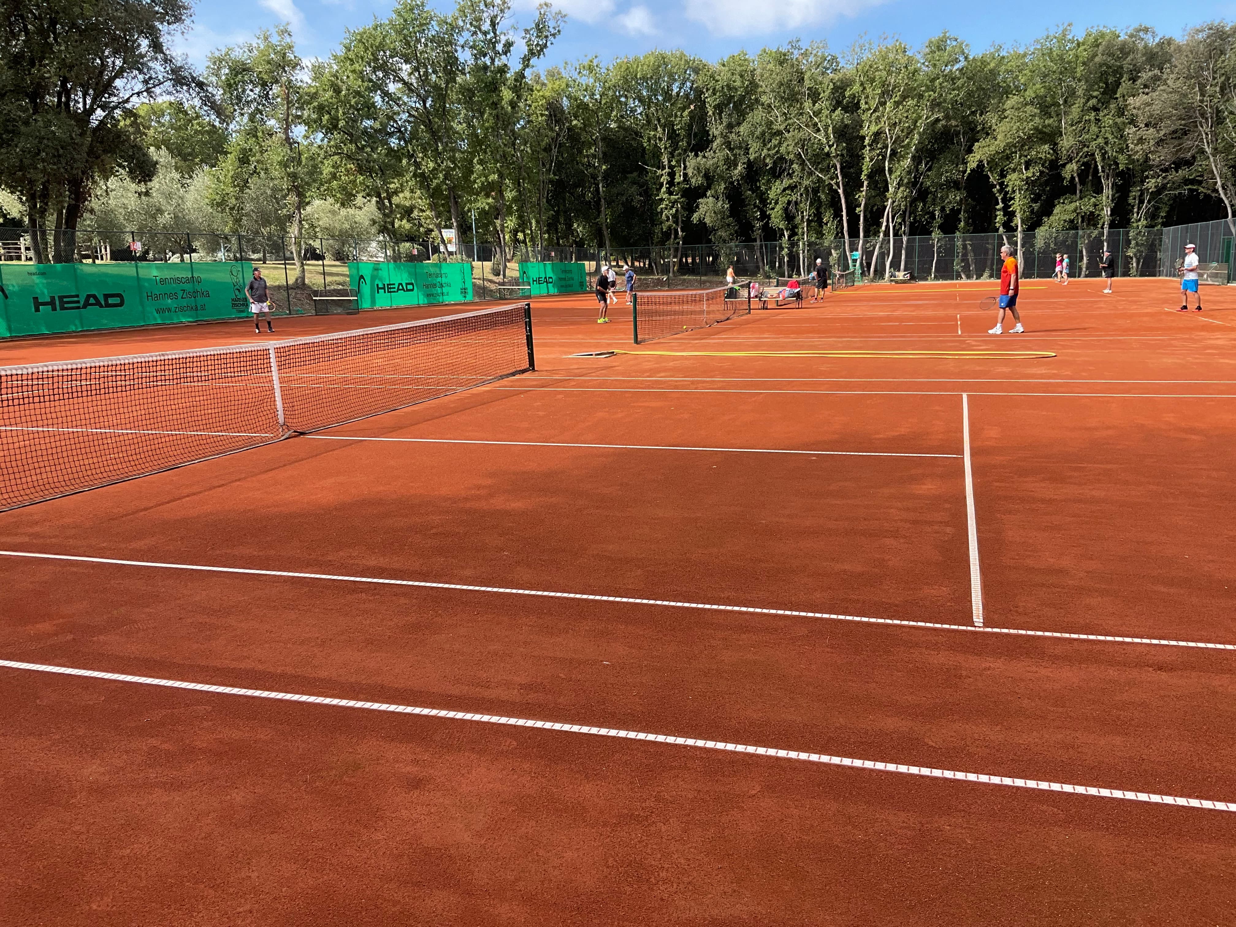 RuKortTenisit zemljani teniski teren od tenisita
