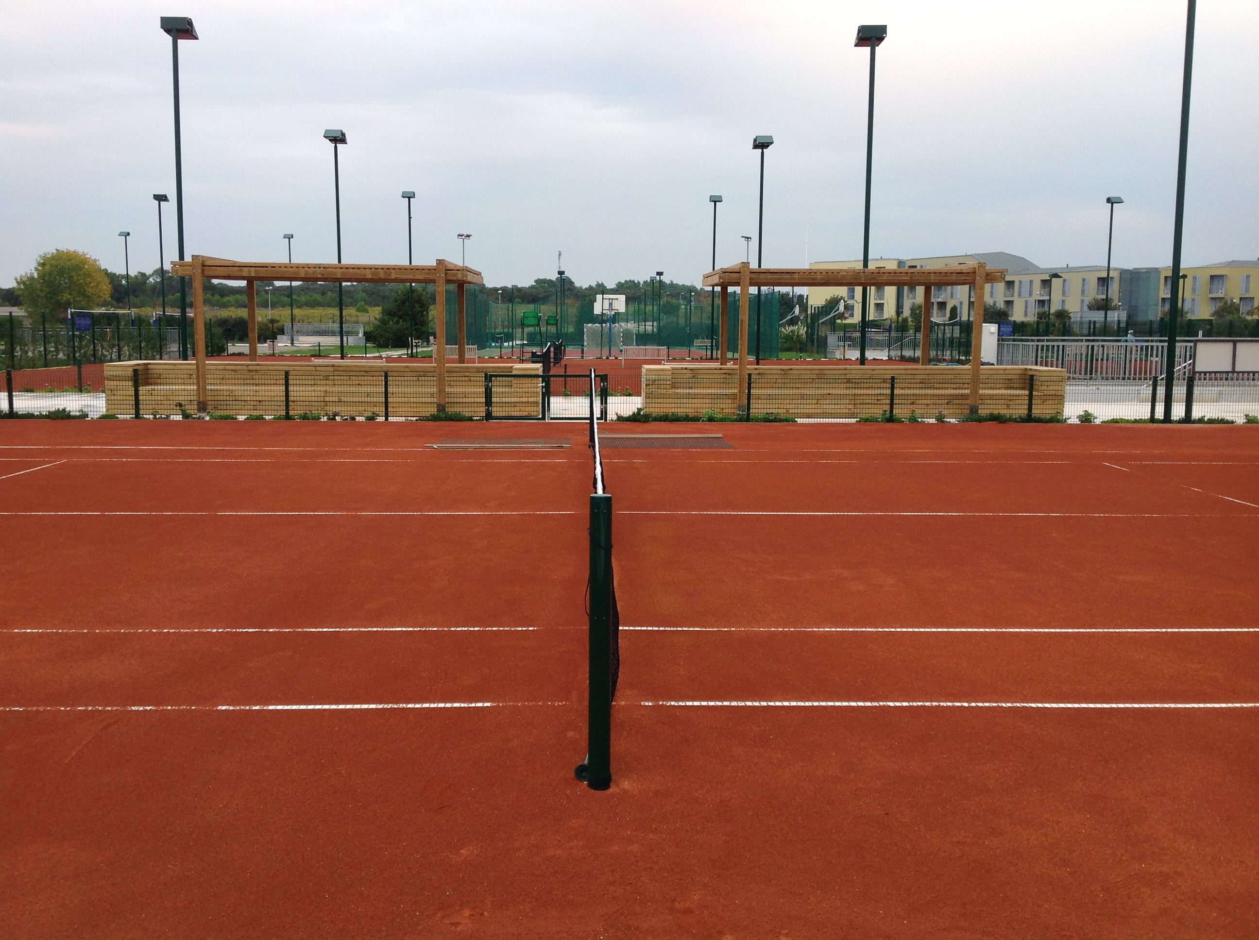 RuKortTenisit zemljani teniski teren od tenisita